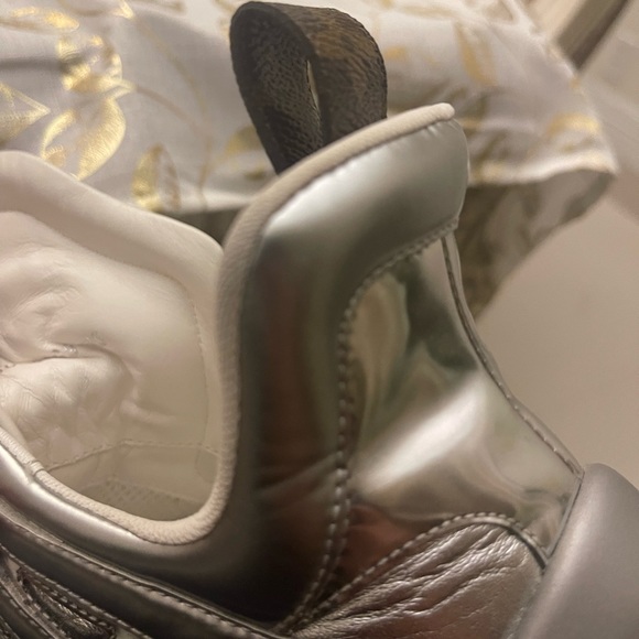 Louis Vuitton Archlight Tennis Shoes. Worn twice. Silver. Size 9. - Picture 5 of 15